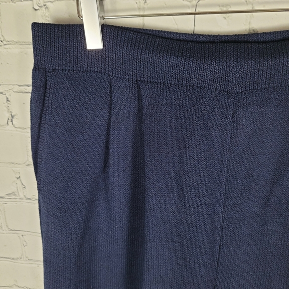 ST JOHN COLLECTION | santana knit pleated cropped pants - Picture 2 of 8